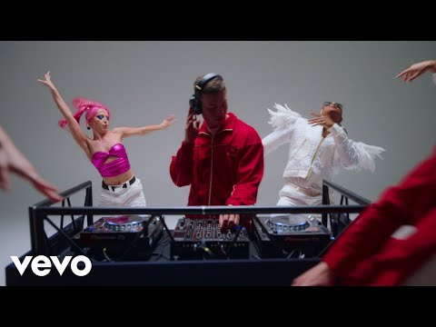 Britney Spears: Hold Me Closer - Nueva Canción del Ícono Pop