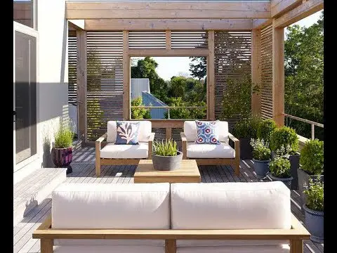 Casas con terrazas de madera: una opción elegante para tu hogar.