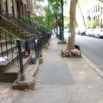 Casa de Carrie Bradshaw en Nueva York: ¡Descubre su estilo único!