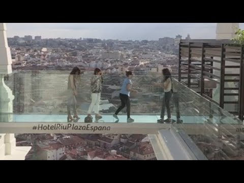 Hotel de Madrid al Cielo: Descubre la Mejor Experiencia en las Alturas