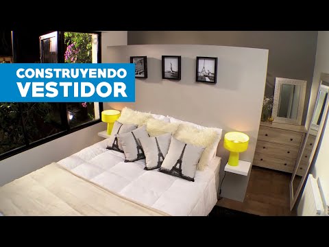 Vestidor detrás de la cama: solución de almacenamiento innovadora