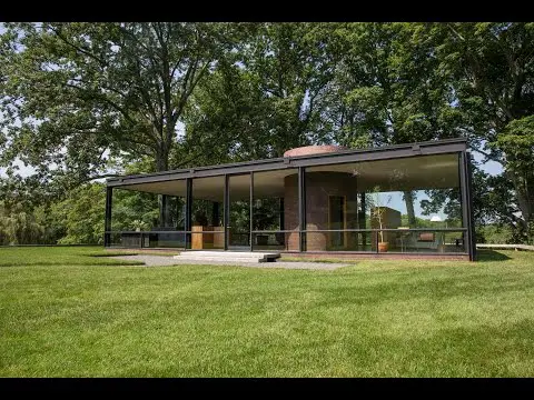 Glass House in New Canaan: A Modern Architectural Masterpiece