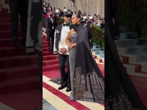 Alicia Keys deslumbra en la alfombra roja del Met Gala 2022