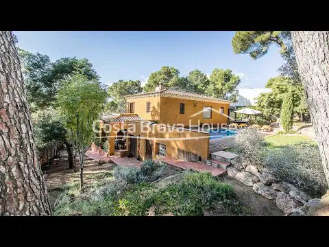 Casa con piscina en la Costa Brava: tu paraíso de verano