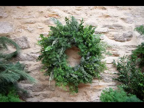 Christmas Wreaths in English