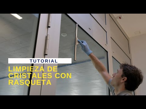 Consejos para una limpieza impecable de cristales utilizando una rasqueta