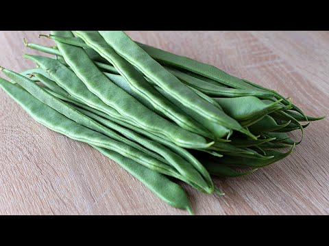 Deliciosas recetas para una cocina en tonos verdes y blancos