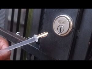 Soluciones efectivas para extraer una llave rota de una cerradura de seguridad