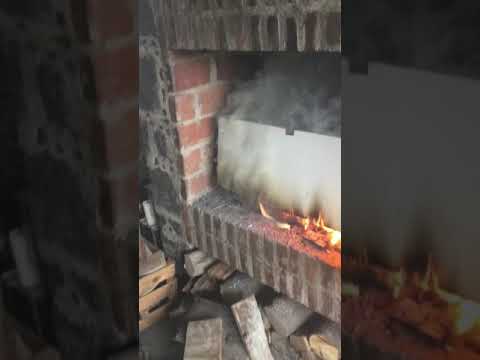 Mejora la eficiencia de tu chimenea de leña con estos extractores