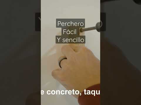 Ideas creativas para darle vida a tus espacios con perchas de pared antiguas