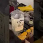 La conveniencia de una botella de cristal con grifo para tus bebidas favoritas