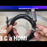 Conecta tu dispositivo a la pantalla con un cable USB-C a HDMI