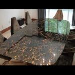 La elegancia del mármol verde en una mesa de centro: una joya para tu salón