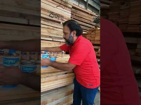 Laca en spray para embellecer tus muebles de madera