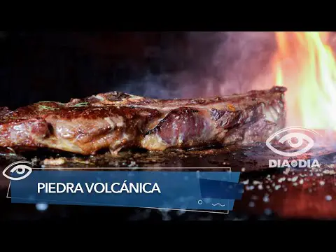 La fascinante experiencia de cocinar sobre una parrilla de piedra volcánica