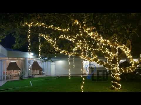 Ambienta tu exterior con un árbol de Navidad LED