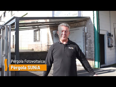 Pérgola de aluminio con placas solares: aprovecha la energía del sol para tu espacio exterior