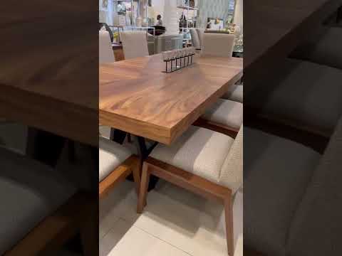 La elegancia atemporal del pie de mesa de madera