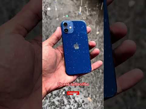 El elegante iPhone 12 Mini en su vibrante tono azul