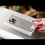 La elegancia del iPhone 15 Pro en titanio natural