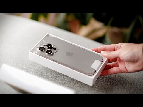 La elegancia del iPhone 15 Pro en titanio natural