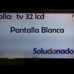 El encanto minimalista de un televisor blanco de 32 pulgadas